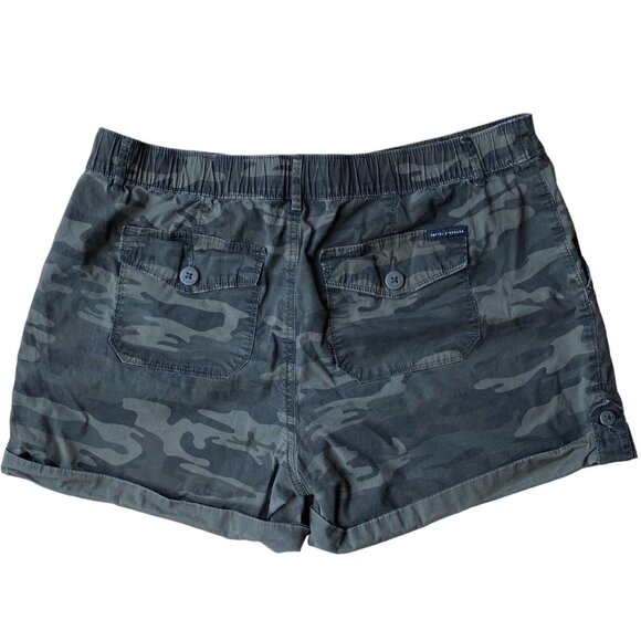 Social Standard by Sanctuary Hero Utility Roll Tab Cuff Poplin Camo Shorts-XXL - Picture 5 of 9